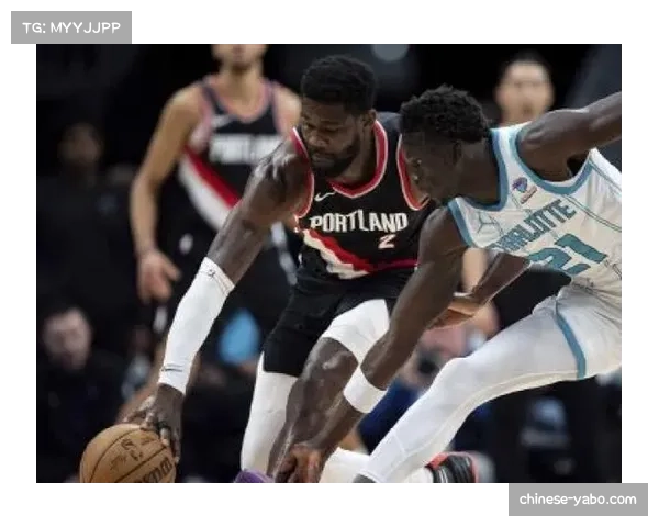 艾顿表现受限仅得9分，全场无篮板下半场遭遇神秘雪藏